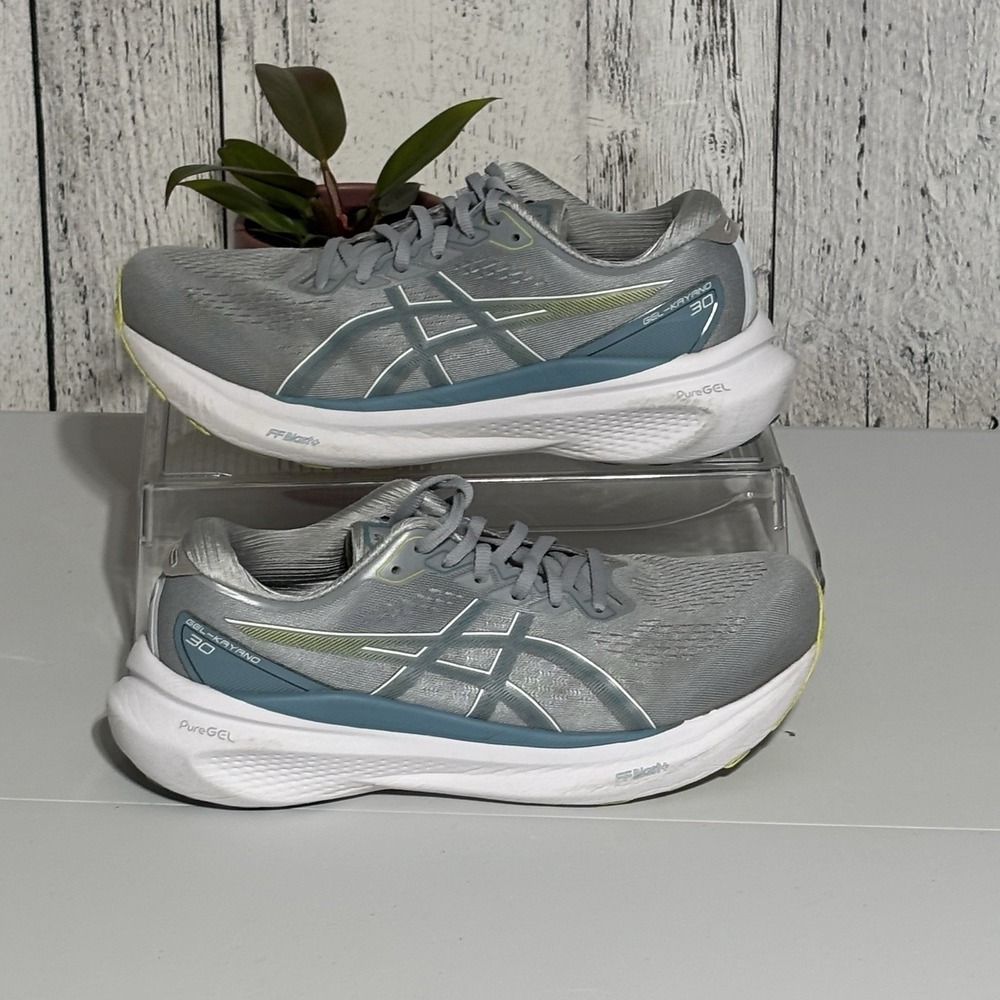 asics women’running shoes 10.5 Gel  Kayano 30  Piedmont Grey And Blue #1012B357